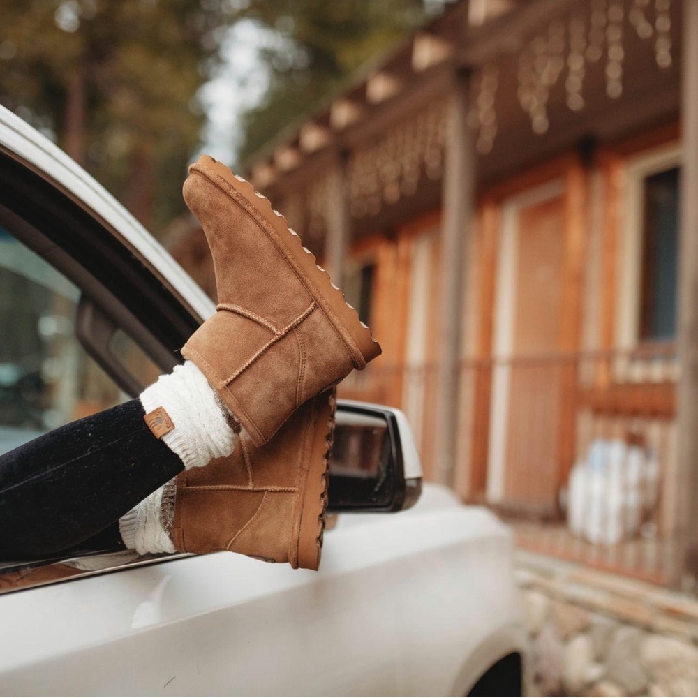 BEARPAW Alyssa Boots